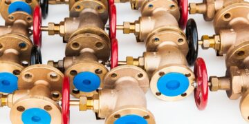 Sprzęgło hydrauliczne z kierownicą przepływu – czym różni się od zwykłego?