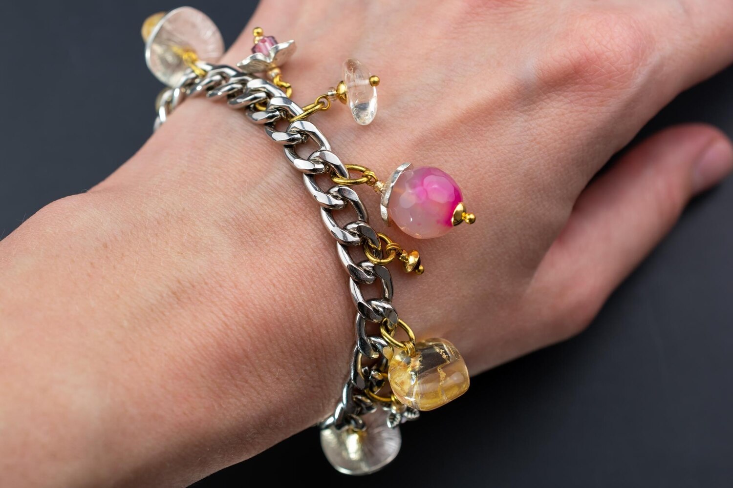 Z czego zrobić bransoletkę? Trendy 2026 w biżuterii